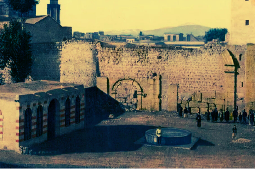 Bab Charki — la porte orientale de la vieille ville de Damas
